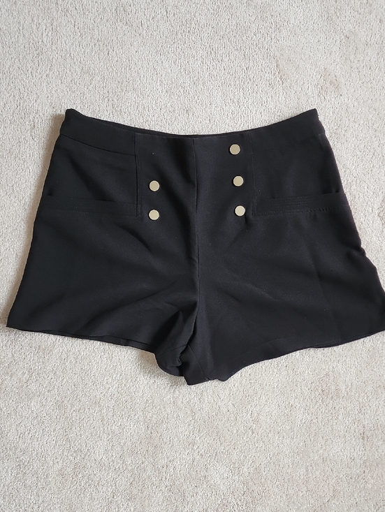 le chateau Pants - le chateau Black High-Waist Buttoned Shorts Sz 14